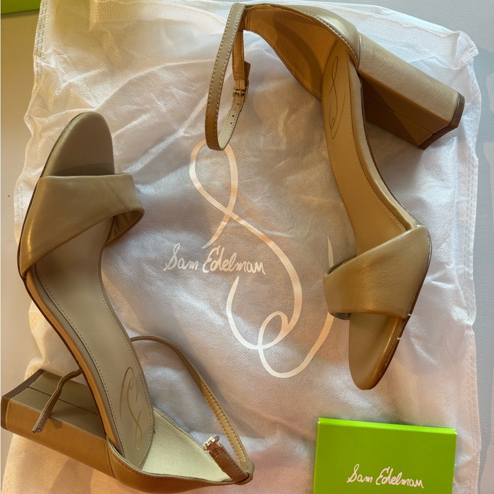 BRAND NEW WITH TAGS AND EVERYTHING IN BOX!!!